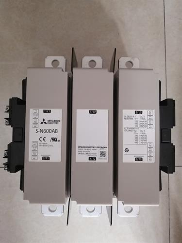 CONTACTOR MITSUBISHI 3P 630A ( S-N600 )